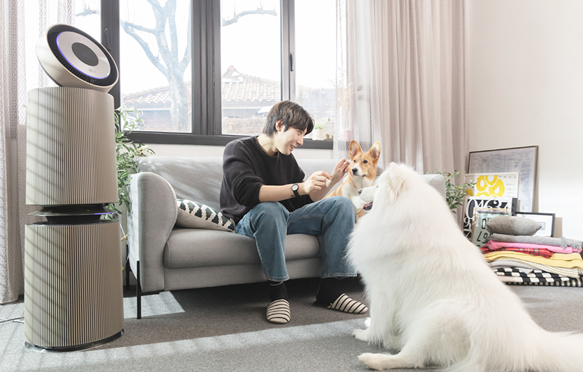 LG전자는 탈취 성능을 대폭 높여 차별화된 고객경험을 제공하는 2023년형 ‘LG 퓨리케어 360° 공기청정기 알파’를 출시했다. 사진=LG전자