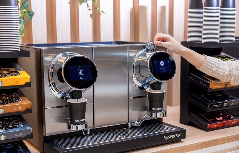 [사진3] 기업용 머신인 네스프레소 프로페셔널 라인의 대표적인 제품 ‘네스프레소 모멘토’.jpg