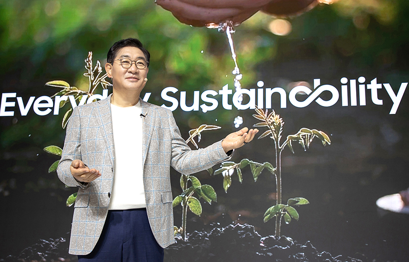 한종희 부회장이 21일 미디어데이에서 기조연설을 하고 있다. 사진=삼성전자