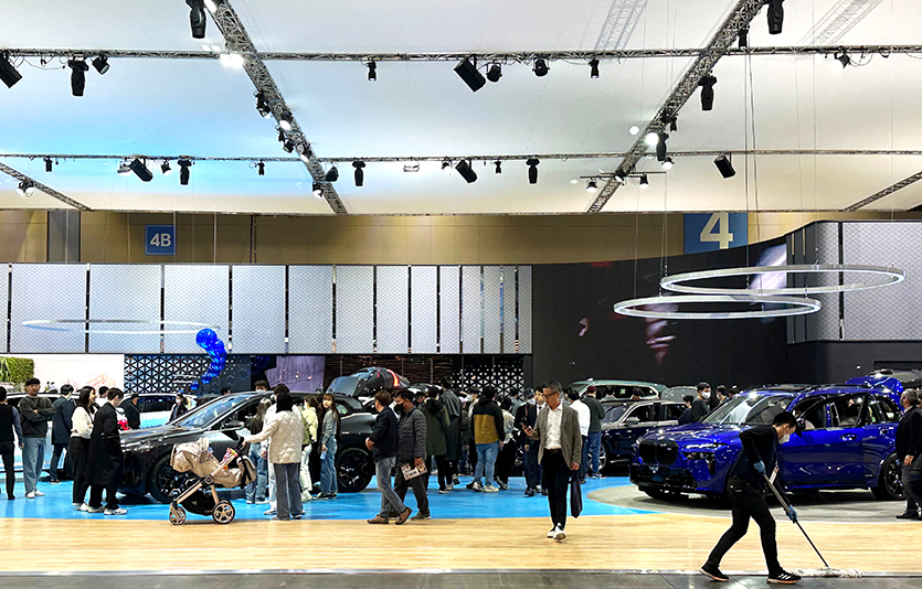 일요일인 2일 신규 확진자 수는 4300여명을 기록했다. 3월31일 2023 서울모빌리티쇼 현장. 사진=최준 기자