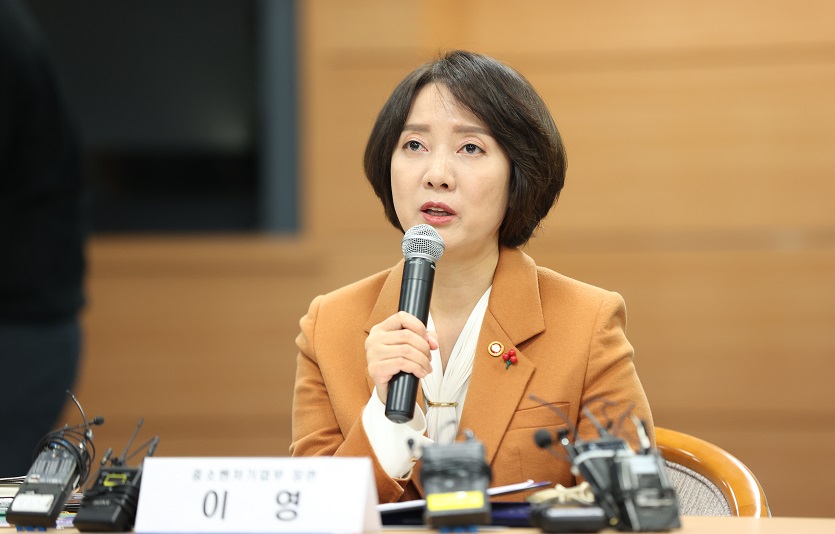 중기부와 은행권이 손잡고 중소기업의 재도약과 성장을 위해 업무협약을 체결했다. 사진=중기부<br>