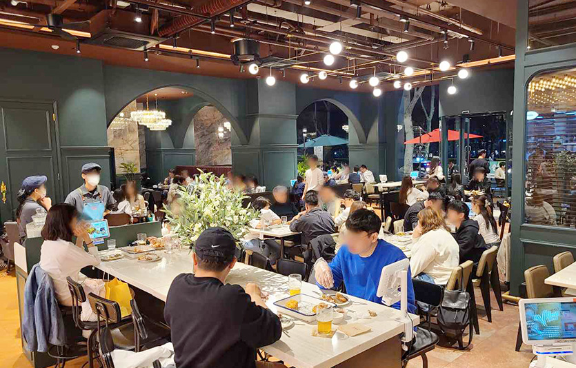 ‘BBQ 빌리지 송리단길점’ 사진=제너시스BBQ그룹