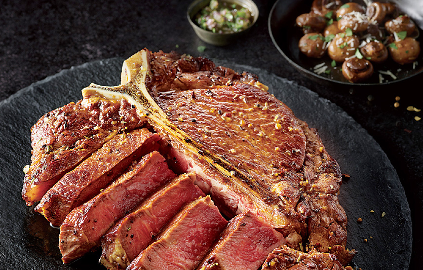 이탈리안 캐주얼 레스토랑 ‘라그릴리아’는 가정의 달을 맞아 ‘프리미엄 스테이크 에디션’을 출시했다. 사진=SPC