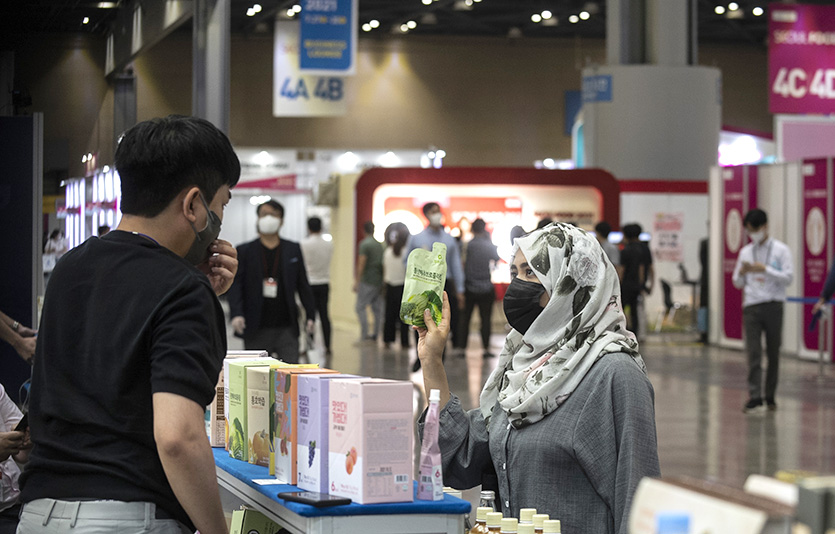 다음주 경기도 일산 킨텍스에서는 국내외 식품산업 트렌드를 가늠할 수 있는 ‘2022 서울국제식품 산업대전(서울푸드 2022)’이 7~10일 열린다. 2021년 서울푸드 현장. 사진=서울푸드2022전시사무국
