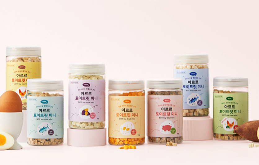 동원디어푸드의 반려동물 전문 온라인몰 ‘아르르’는 반려견, 반려묘용 프리미엄 간식 9종을 출시했다. 사진=동원디어푸드