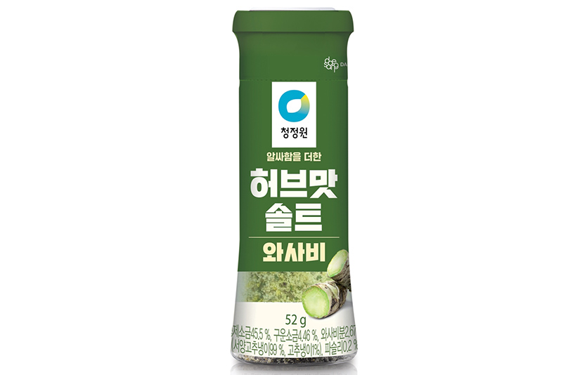 대상㈜ 청정원이 고기와 잘 어울리는 디핑용 소금 ‘허브맛솔트 와사비’를 내놨다. 사진=대상