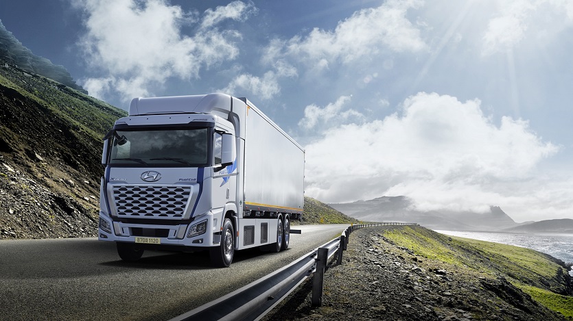 현대자동차는 엑시언트 수소전기트럭(XCIENT Fuel Cell)의 국내 판매를 시작한다.&nbsp;&nbsp;엑시언트 수소전기트럭 6x4 윙 바디.&nbsp; 사진=현대자동차