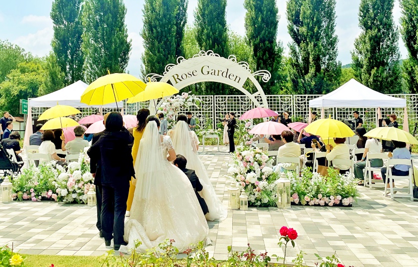 KB증권-서울시, 취약계층 부부 대상 한강 야외결혼식 지원. 사진=KB증권