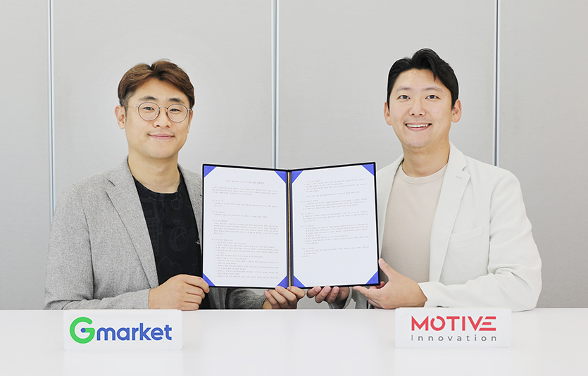 G마켓이 ‘해외직구 역직구 판매고객의 마케팅 지원을 위한 업무협약식’을 체결했다. (왼쪽부터) 김영목 G마켓 해외직구 팀장과 채희웅 모티브이노베이션 대표. 사진=G마켓