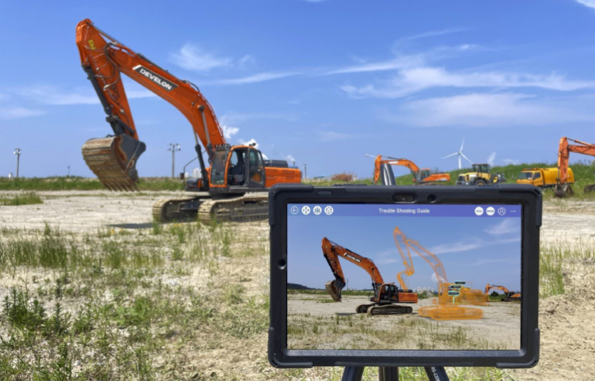 증강현실 활용한 서비스 지원 어플리케이션 AR 가이던스 사용 모습. 사진=HD현대인프라코어