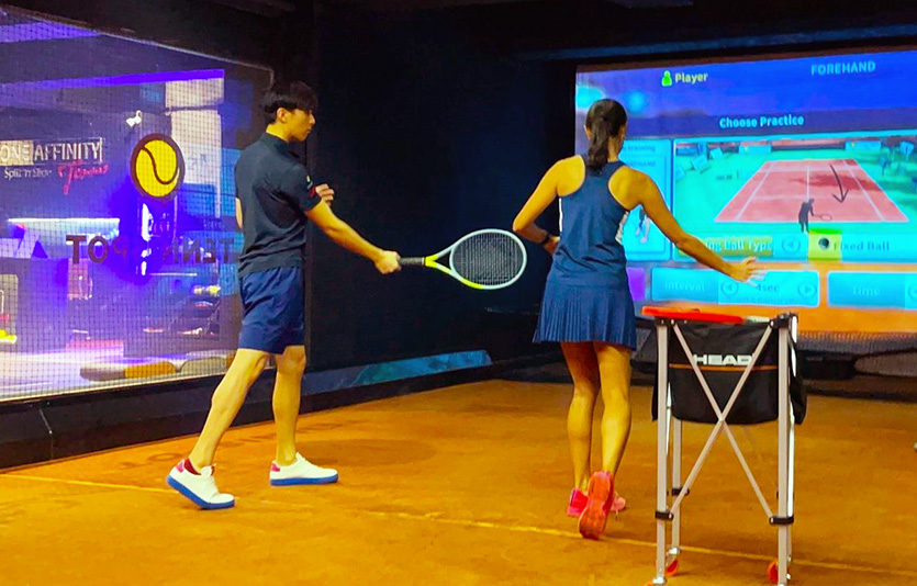 홍콩 구룡 쿤통 지역 테니스 체험 전문 매장에 설치된 뉴딘콘텐츠 스크린테니스 브랜드 ‘테니스팟’. 사진=뉴딘콘텐츠