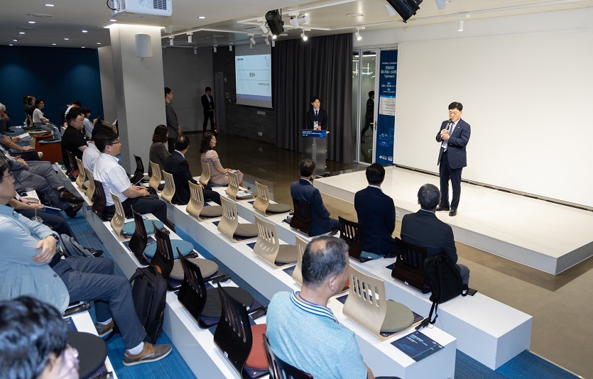 (사진 2) 무역협회-한국자동차 연구원 MOU 체결 및 모빌리티 중견기업 CONNECT.jpg