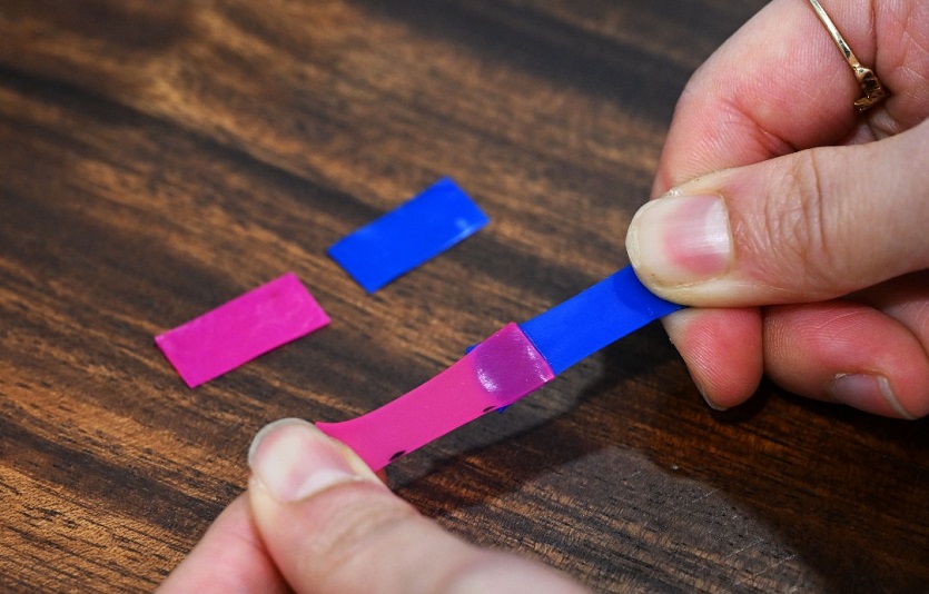 사진2) 셀프 힐링 고분자 코팅 기술을 적용한 소재.jpg