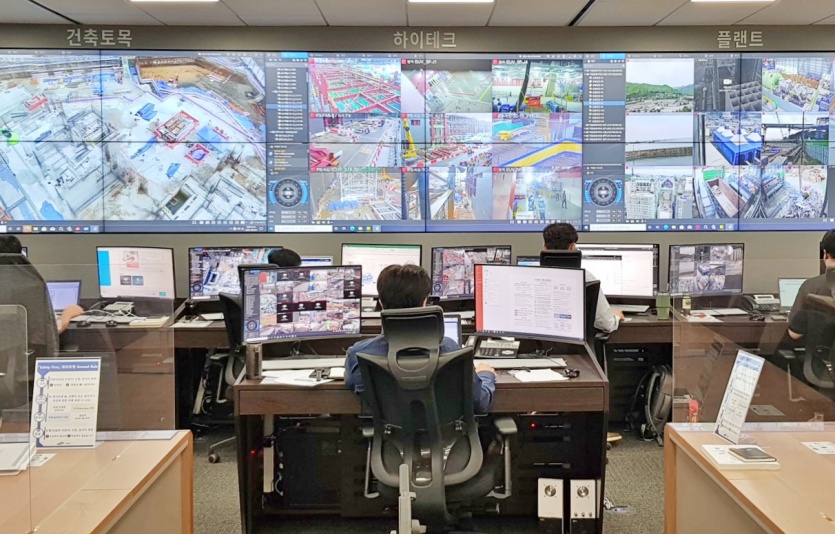 삼성물산 본사 상황실 동영상 실시간 모니터링. 사진=삼성물산