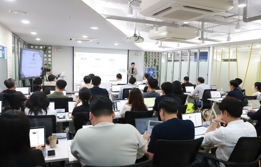 이윤노 주식회사 나누 대표가 26일 IBK창공 구로센터에서 열린 IR행사에서 투자를 위한 기업 설명을 진행하고 있다. 사진=IBK기업은행