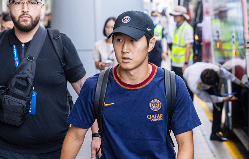 이강인 선수가 팀 동료들과 함께 부산에 도착했다. 사진=쿠팡플레이