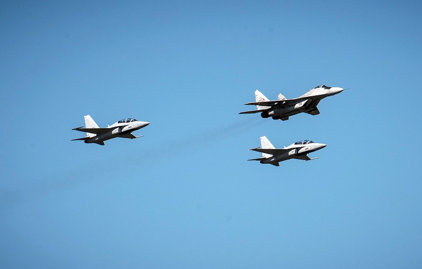 사진2. 폴란드 국군의 날을 맞아 FA-50GF 1, 2호기가 미그29와 함께 현지 첫 비행에 성공했다. (1).jpg