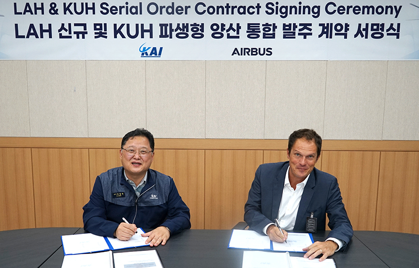 (왼쪽부터) 한창헌 KAI 회전익부문장 전무와 매튜 루보 에어버스 헬리콥터 부사장. 사진=에어버스 헬리콥터