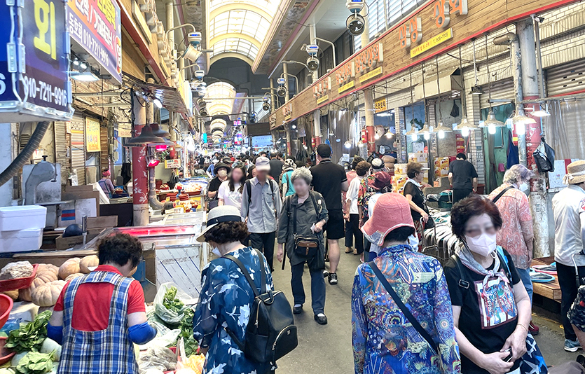 추석 성수기를 앞둔 전통시장. 사진=한국농수산물유통공사