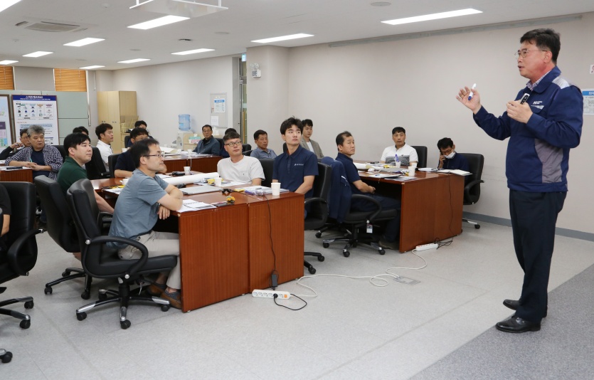 현대제철이 현장 5S 및 설비개선 실무 과정 교육을 진행하고 있다. 사진=현대제철