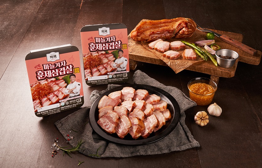 [이미지] 더본코리아, ‘마늘겨자훈제삼겹’ 출시.jpg
