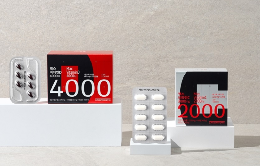 [사진] 맥스 비타민C 2000mg & 맥스 비타민D 4000IU.jpg