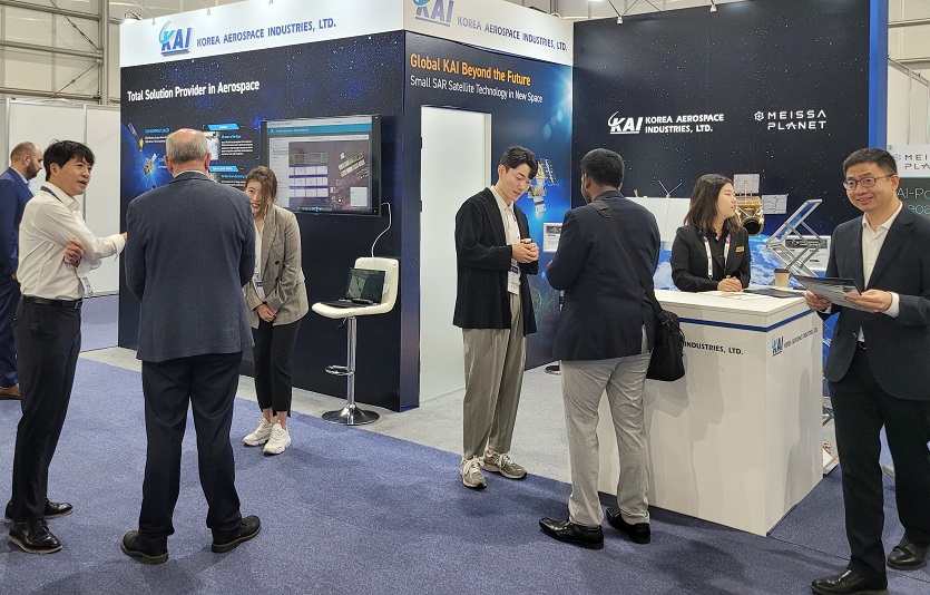 사진1. 제74회 국제우주대회(IAC)에 참가한 KAI 부스 전경.jpg