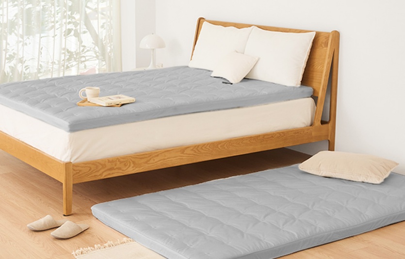 신세계까사 까사미아 에어코일 매트리스 토퍼 및 베개. 사진=신세계까사