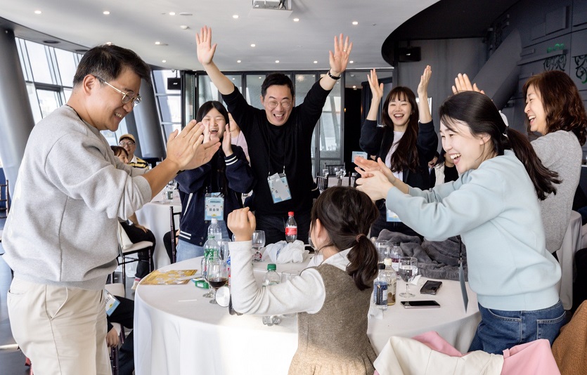 [사진3] ‘희망 아일랜드’로 떠난 한국아스트라제네카 희망샘 프로젝트 ‘희망 탐험대’.jpg