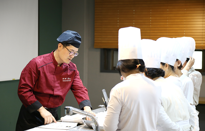 경기 용인시 현대그린푸드 본사에서 사회취약계층 대상 한식조리기능사 자격증 취득 교육 모습. 사진=현대그린푸드