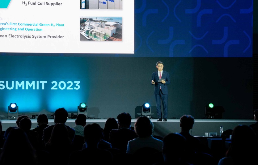 정연인 사장이 지난 7일 ‘2023 인베스트 코리아 써밋’에 참가해 ‘지속가능한 지구를 위한 에너지 산업의 역할’을 주제로 발표하고 있다. 사진=두산에너빌리티