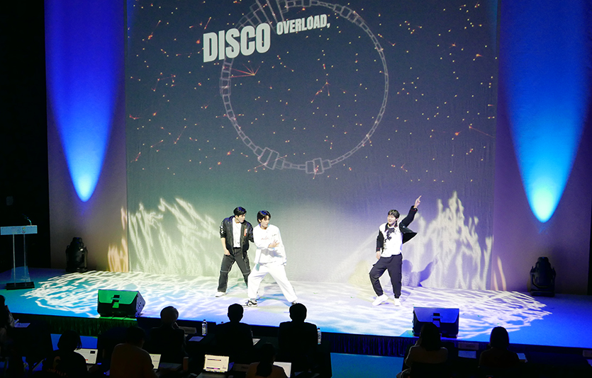 청각장애 아이돌 그룹 ‘에스보이즈(S-BOYZ)’가 H.O.T의 캔디, 방탄소년단의 다이너마이트에 맞춰 특별공연한 공연을 선보였다. 사진=김성미 기자