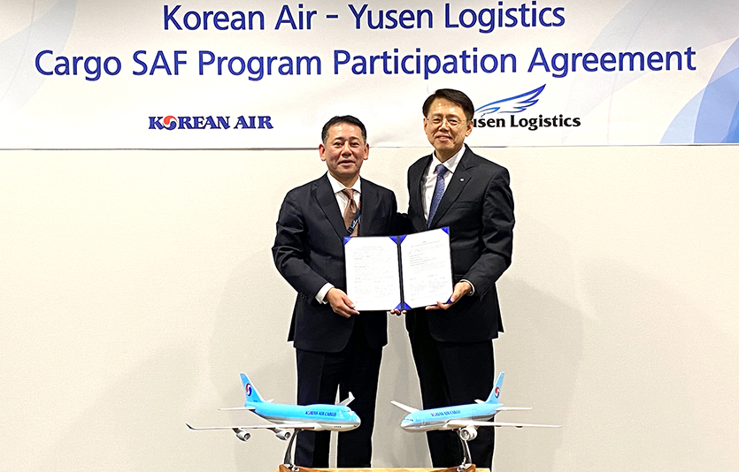 일본 도쿄 유센로지스틱스 본사에서 (오른쪽부터) 엄재동 대한항공 화물사업본부장과 후카가와 에이스케 유센로지스틱스 글로벌 항공포워딩총괄. 사진=대한항공