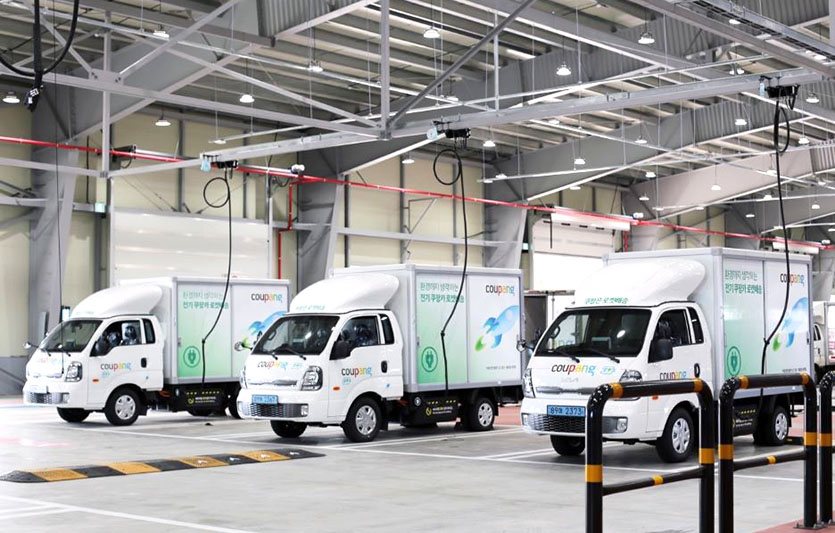 쿠팡은 친환경 물류를 위해 안전하고 편의성 높은 ‘전기 쿠팡카’를 공개했다.  사진=쿠팡