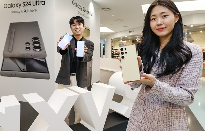 현대백화점은 ‘갤럭시 S24’ 팝업스토어(임시 매장)를 열고 제품을 소개한다. 사진=현대백화점