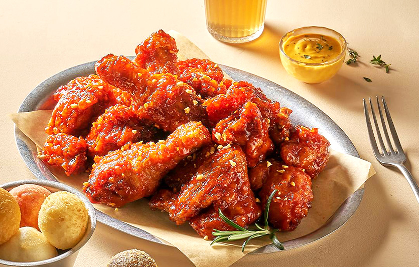 BBQ치킨은 가장 인기 있는 제품만 골라서 할인하는 프로모션을 진행한다. 사진=제너시스BBQ그룹