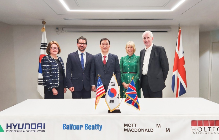 현대건설, 美 홀텍, 英 발포어비티 및 모트 맥도널드 간 업무협약 체결식. 사진=현대건설