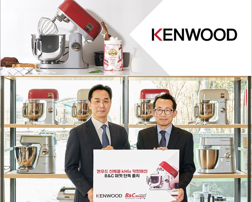 김현철 드롱기 코리아 대표, 신철 브레드가든 본부장의 모습. 사진=드롱기 코리아