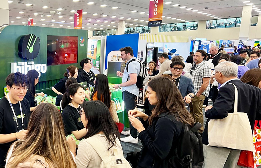 CJ제일제당은 미국 캘리포니아주 애너하임에서 열린 ‘천연식품전시회(NPEW : Natural Products Expo West)’에서 ‘발효기술&친환경 원재료’ 테마의 비비고 부스를 마련하고 K-푸드 혁신 제품을 소개했다. 사진=CJ제일제당