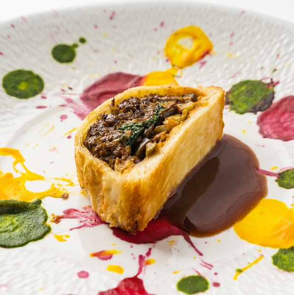 농심 포리스트 키친의 시그니처 메뉴 ‘비건 웰링턴’. 사진=농심