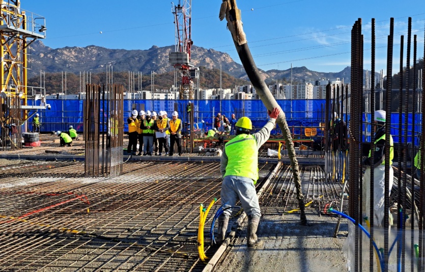 블루콘 스피드 현장 타설 모습. 사진=삼표그룹