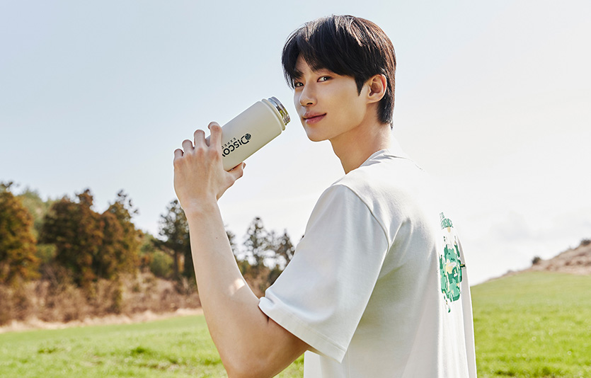 제주 리사이클 에디션을 착용한 디스커버리 익스페디션 앰베서더 배우 변우석. 사진=효성티앤씨 