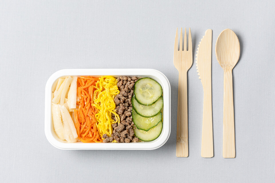 대한항공의 신규 기내식 용기. 사진=대한항공