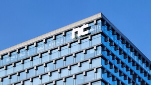 [EZ 돋보기] 엔씨, 역대급 실적에도 주가 '제자리'...아이온2가 변수 - 뉴스 썸네일 이미지