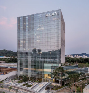 펄어비스, AMD와 '붉은사막' 기술 협력 확대 모색...글로벌 공략 뒷받침 - 뉴스 썸네일 이미지